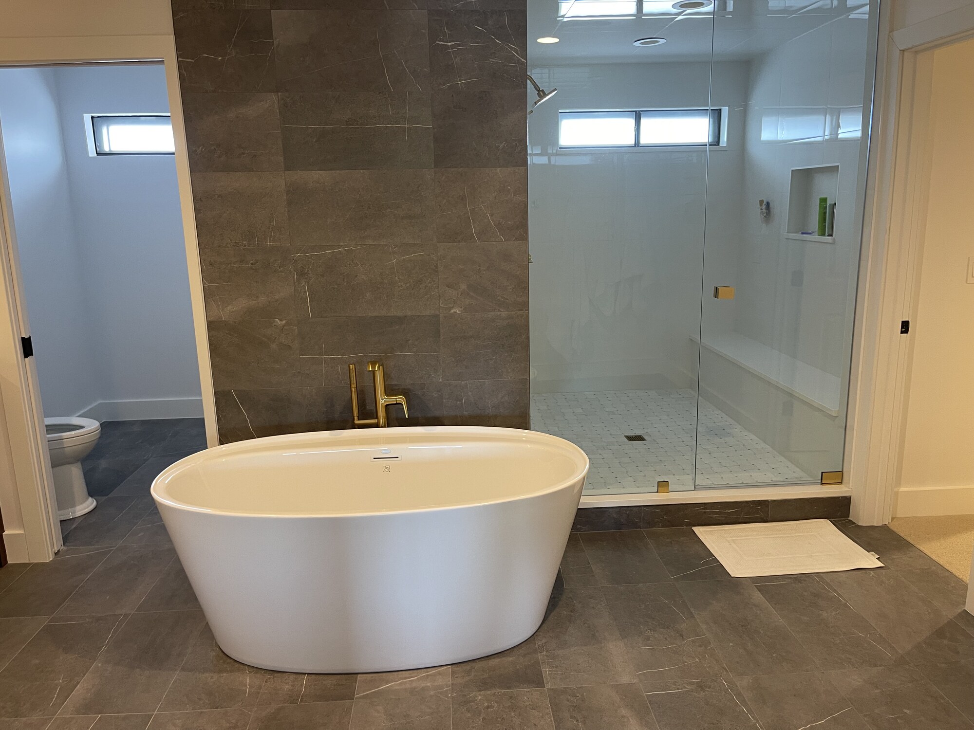 Contemporary bathroom vanity